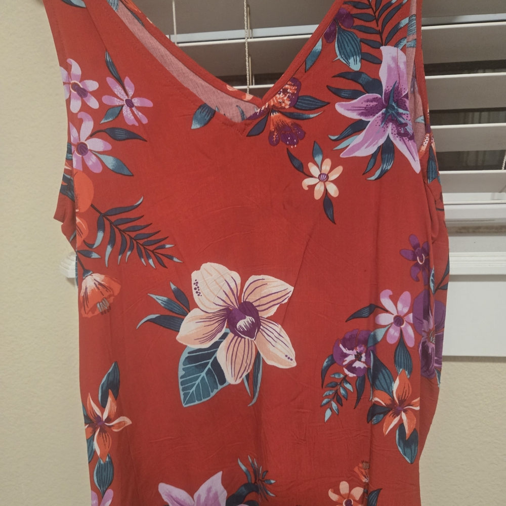 Floral Red Sleeveless Top - Picture 3 of 6